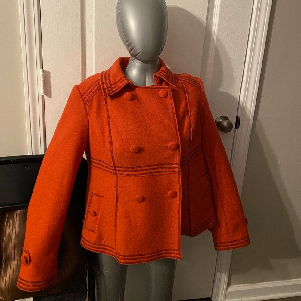 EUC. This Robert Louis Collection is a favorite.